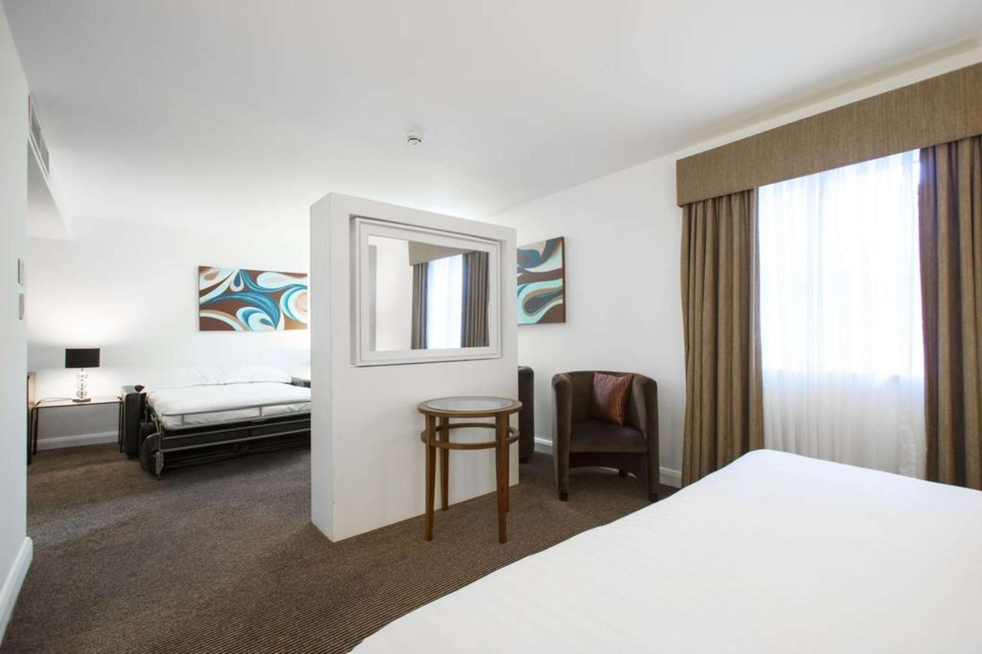 Doubletree By Hilton Chester Ngoại thất bức ảnh