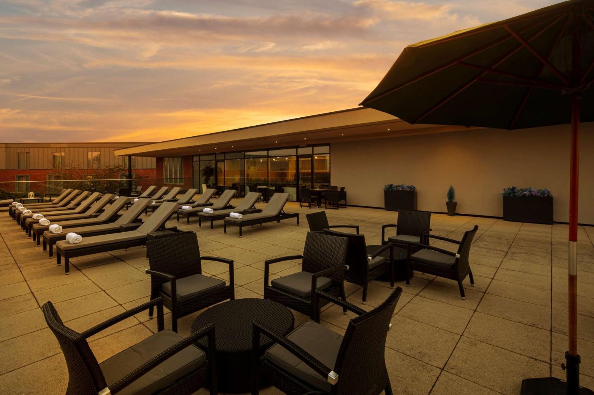 Doubletree By Hilton Chester Ngoại thất bức ảnh